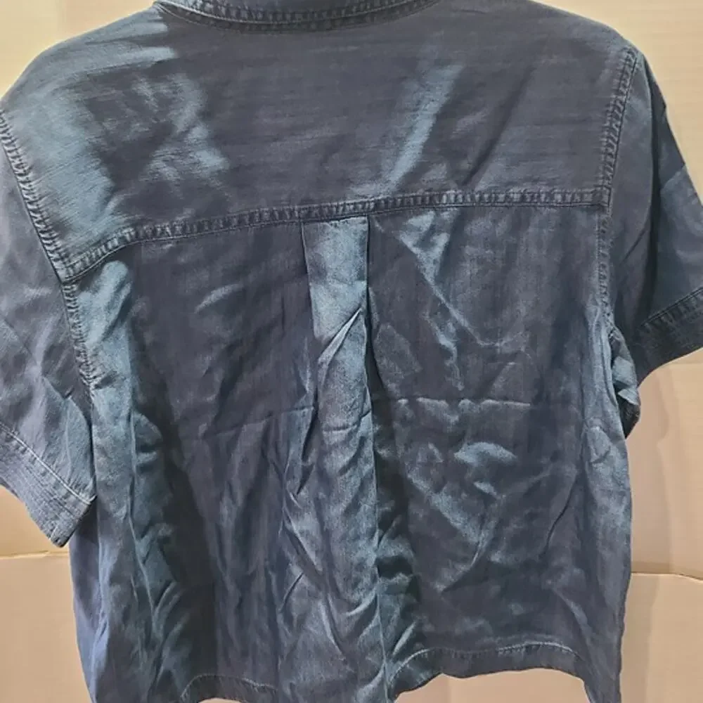 Karl Lagerfeld Paris Chambray Button Up Shirt Women's Medium NWT Denim Blue